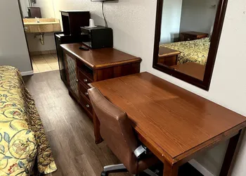 Budget Plaza Motel hotel thumbnail 2
