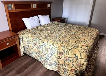 Budget Plaza Motel hotel thumbnail 3