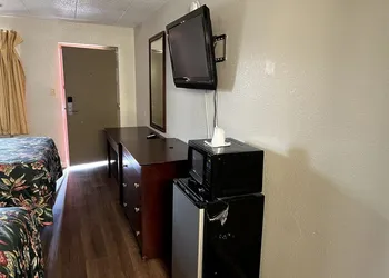 Budget Plaza Motel hotel thumbnail 4