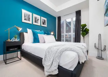 Peter St - Downtown Suite with Balcony hotel thumbnail 4