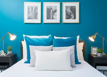 Peter St - Downtown Suite with Balcony hotel thumbnail 6