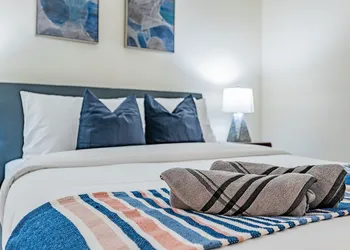 RS Boutique Suites - Fort York hotel thumbnail 6