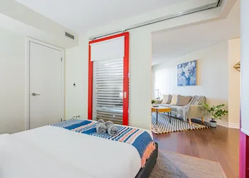 RS Boutique Suites - Fort York hotel thumbnail 3