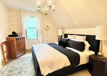 The Saucy Willow Inn and Cottages hotel thumbnail 6
