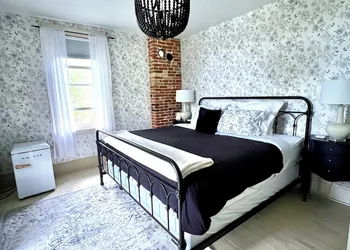 The Saucy Willow Inn and Cottages hotel thumbnail 7