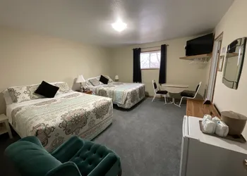 Newcastle Country Inn hotel thumbnail 3