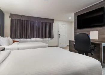 Glengarry Extended Stays hotel thumbnail 7