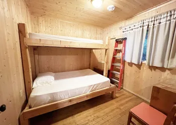 Lake Onaping Lodge hotel thumbnail 2