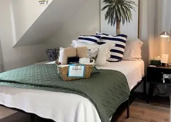 Over the Top B&B hotel thumbnail 8