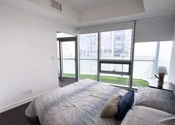 Luxury 2 Bedroom Lakeview hotel thumbnail 2