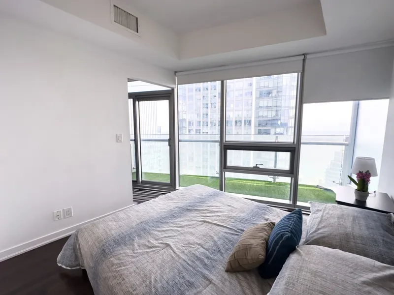 Luxury 2 Bedroom Lakeview hotel detail image 2