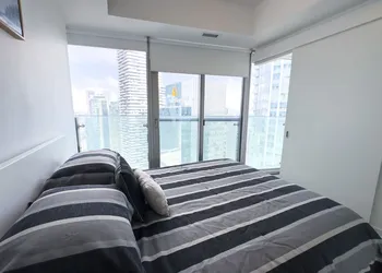 Luxury 2 Bedroom Lakeview hotel thumbnail 3