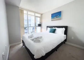 Harbourfront 2 Bed Suites hotel thumbnail 3