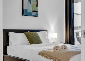 Harbourfront 2 Bed Suites hotel thumbnail 7