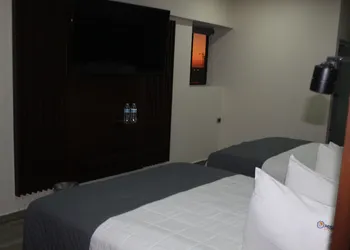 Mision 11 hotel thumbnail 8