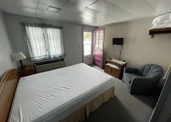 Autrain Motel hotel thumbnail 4