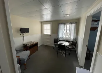 Autrain Motel hotel thumbnail 6