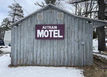Autrain Motel hotel thumbnail 7