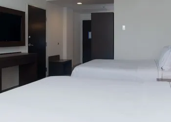 Holiday Inn Guadalajara Patria Universidad by IHG hotel thumbnail 3