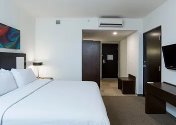 Holiday Inn Guadalajara Patria Universidad by IHG hotel thumbnail 6