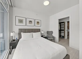 Level Chicago Fulton Market hotel thumbnail 3