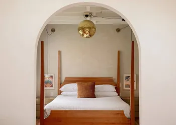 No Vacancy hotel thumbnail 5