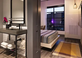 Moxy Omaha Downtown hotel thumbnail 8