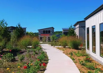 Bluffside Gardens hotel thumbnail 2