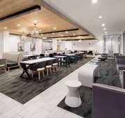 La Quinta Inn & Suites by Wyndham Austin Parmer/Tech Ridge hotel detail image 3