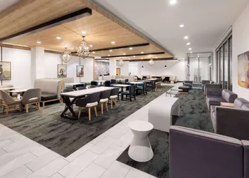 La Quinta Inn & Suites by Wyndham Austin Parmer/Tech Ridge hotel thumbnail 3