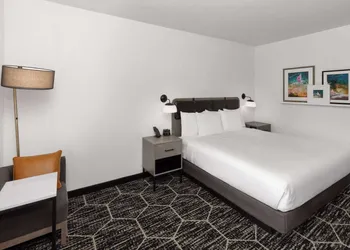 La Quinta Inn & Suites by Wyndham Austin Parmer/Tech Ridge hotel thumbnail 8