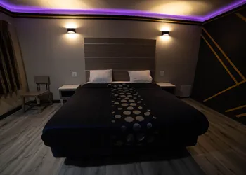 Artesia Motor Inn hotel thumbnail 7