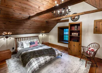 1735 Stone Farmhouse hotel thumbnail 2