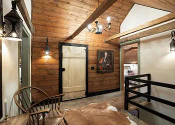 1735 Stone Farmhouse hotel thumbnail 7