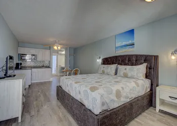 Tiffany's Motel & Condos hotel thumbnail 2