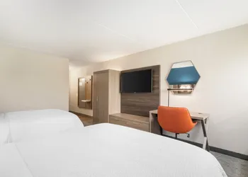 Holiday Inn Express Greencastle by IHG hotel thumbnail 6