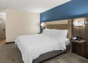 Holiday Inn Express Greencastle by IHG hotel thumbnail 8