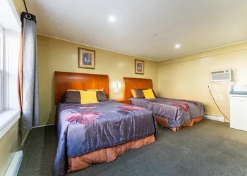 Yellow Pillow inn hotel thumbnail 3