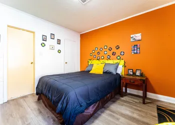 Yellow Pillow inn hotel thumbnail 6