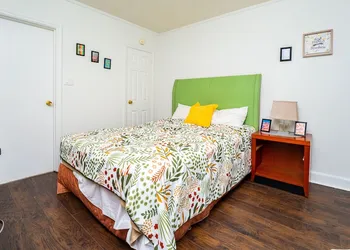 Yellow Pillow inn hotel thumbnail 7