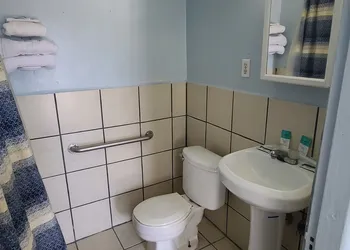 Green spot motel hotel thumbnail 5