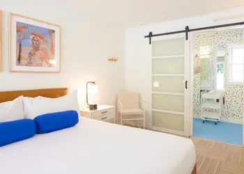 Little Mod Hotel at the University hotel thumbnail 6