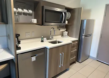 Home2 Suites By Hilton Racine hotel thumbnail 5