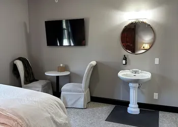 Silverton Mountain Manor hotel thumbnail 7
