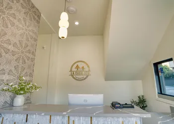 La Casa Inn hotel thumbnail 6