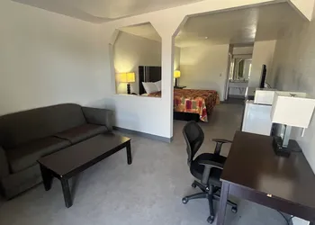 Atria Inn & Suites hotel thumbnail 2