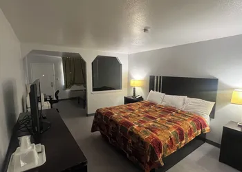 Atria Inn & Suites hotel thumbnail 4