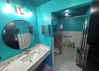 Bposhtels Houston hotel thumbnail 3