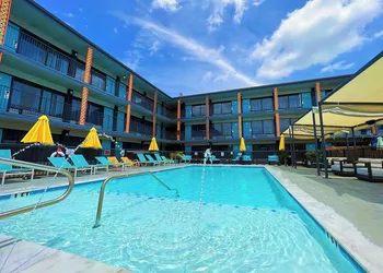 Bposhtels Houston hotel thumbnail 7