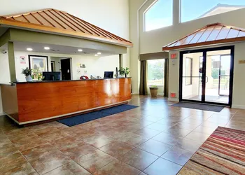 FairBridge Inn & Suites Canadian hotel thumbnail 2